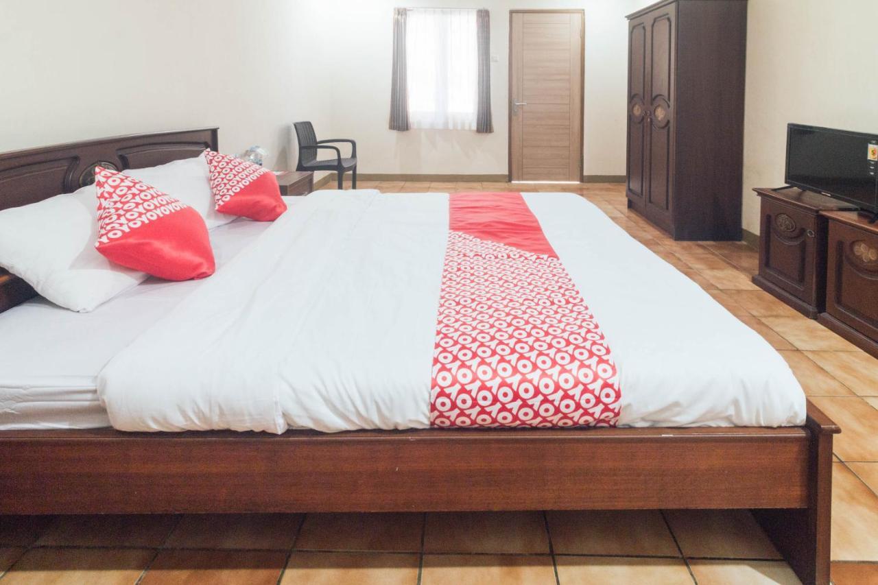 אמבון Oyo 1688 Collin Beach Hotel מראה חיצוני תמונה