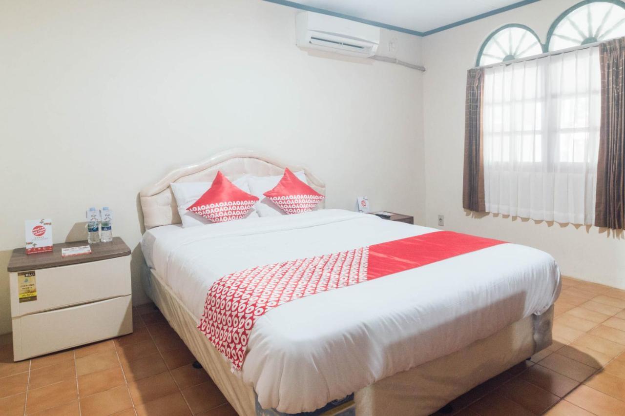 אמבון Oyo 1688 Collin Beach Hotel מראה חיצוני תמונה