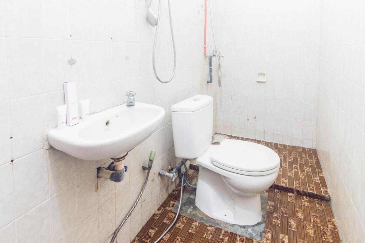 אמבון Oyo 1688 Collin Beach Hotel מראה חיצוני תמונה
