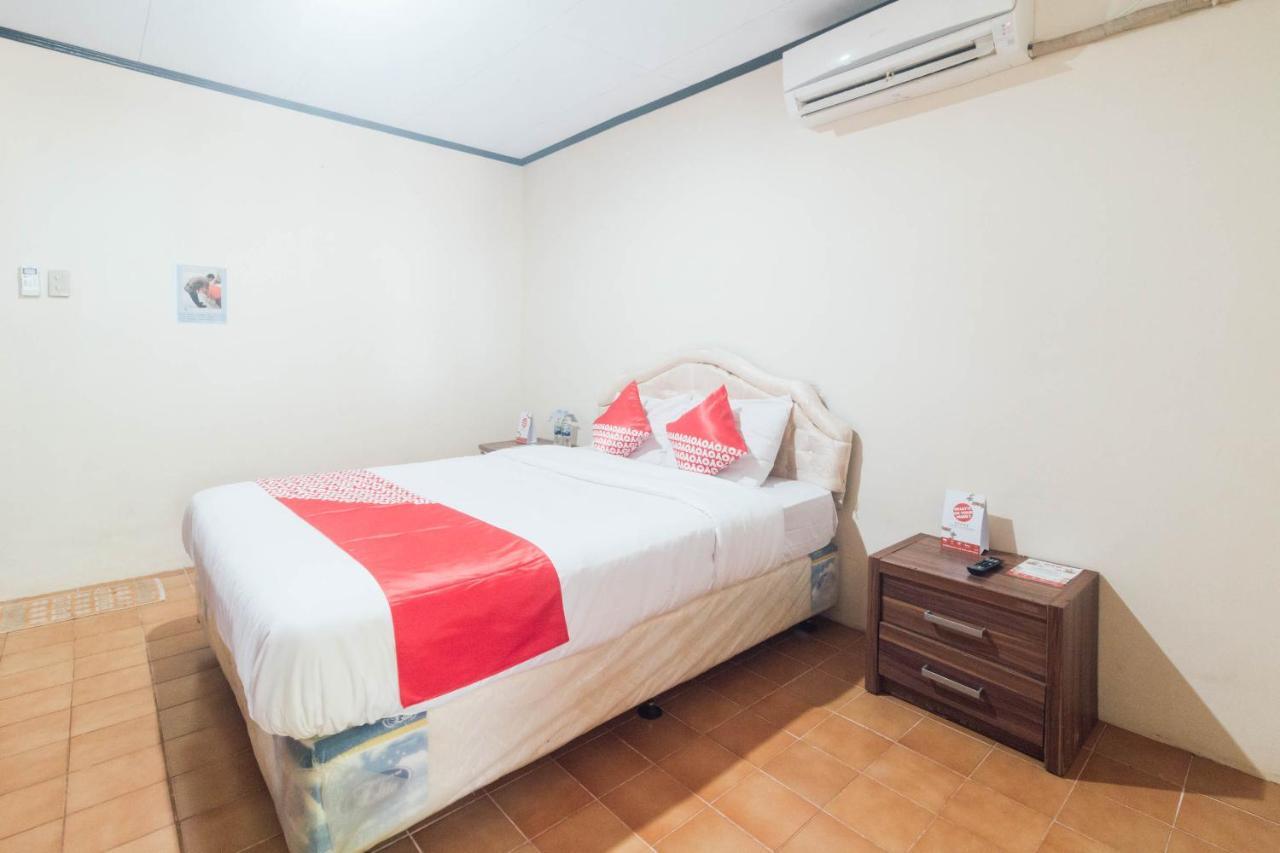 אמבון Oyo 1688 Collin Beach Hotel מראה חיצוני תמונה