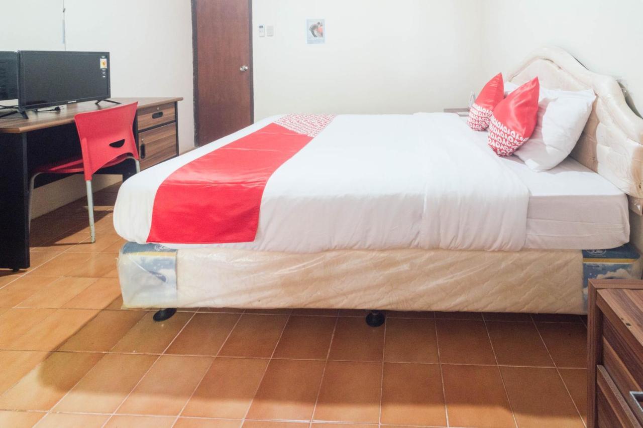 אמבון Oyo 1688 Collin Beach Hotel מראה חיצוני תמונה
